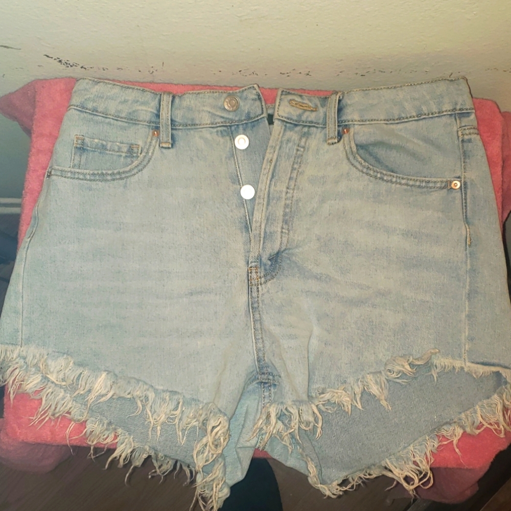 Wild fable high waisted denim shorts size 8